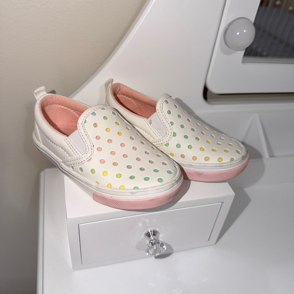 Old Navy Slip ons size 6